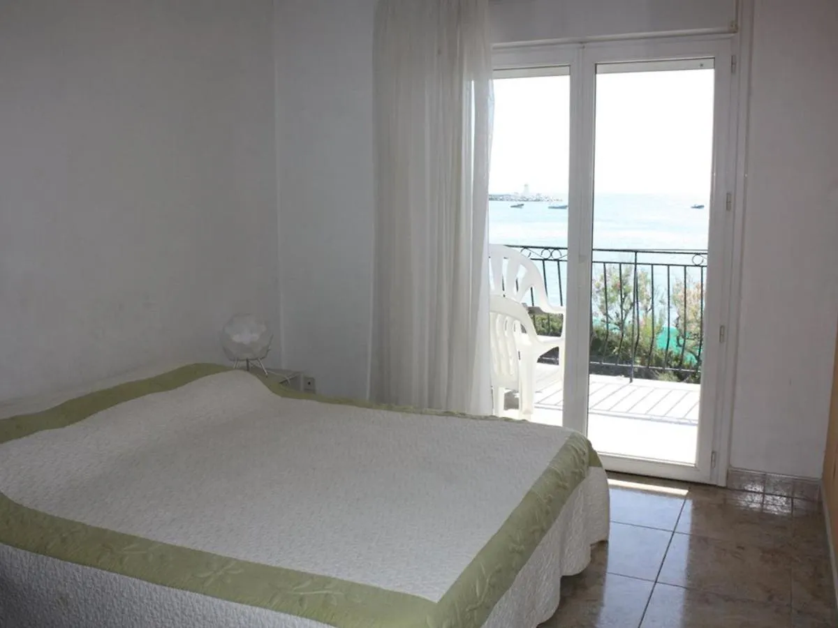 Apartment Appartement Vue Mer Avec Terrasse - 4 Pieces, 6 Pers, A 30M De La Plage - Fr-1-335-92 Hyeres