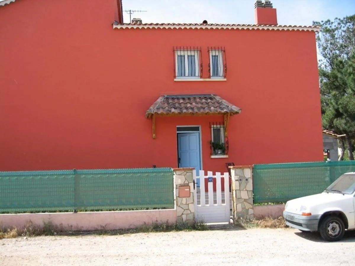 Apartment Appartement Vue Mer Avec Terrasse - 4 Pieces, 6 Pers, A 30M De La Plage - Fr-1-335-92 Hyeres